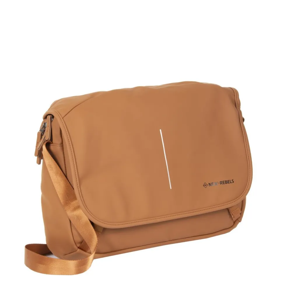 New Rebels ® William - Umhängetasche - Cognac 10L - Wasserabweisend