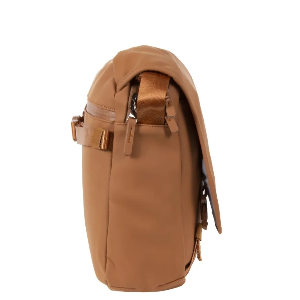 New Rebels ® William - Umhängetasche - Cognac 10L - Wasserabweisend