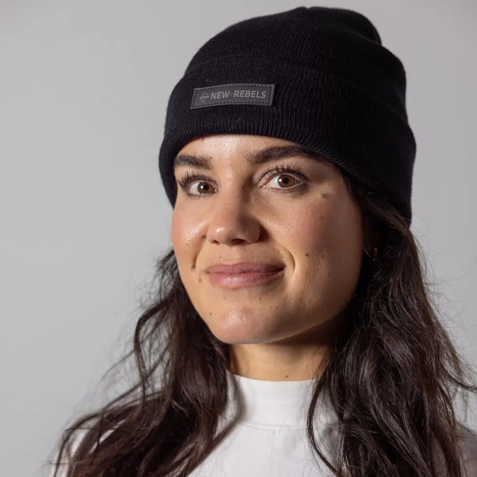 New Rebels Beanie Unisex Schwarz