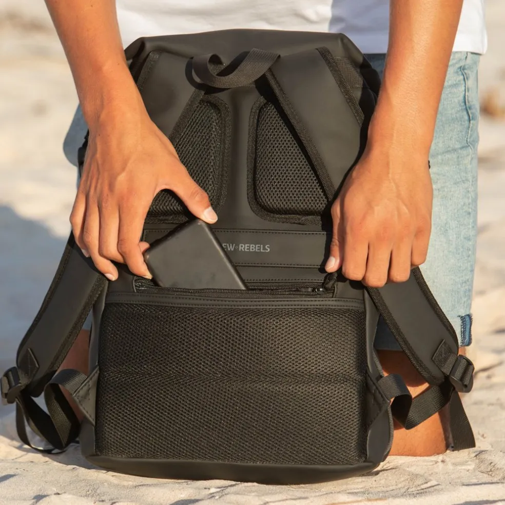 New Rebels Harper Providence Schwarz 12L Rucksack Wasserabweisend Laptop 11.6"