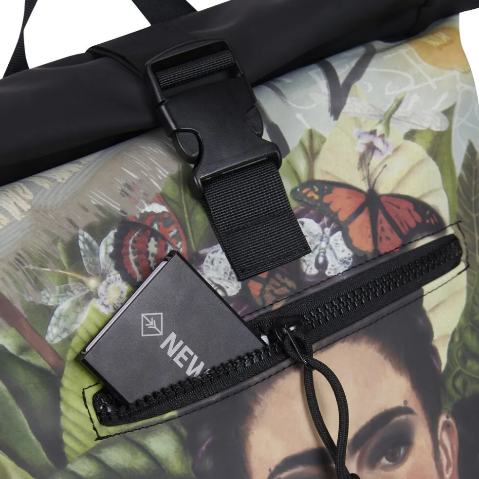 New Rebels Mart Art New York Bubble Gum Rolltop Rucksack 16L