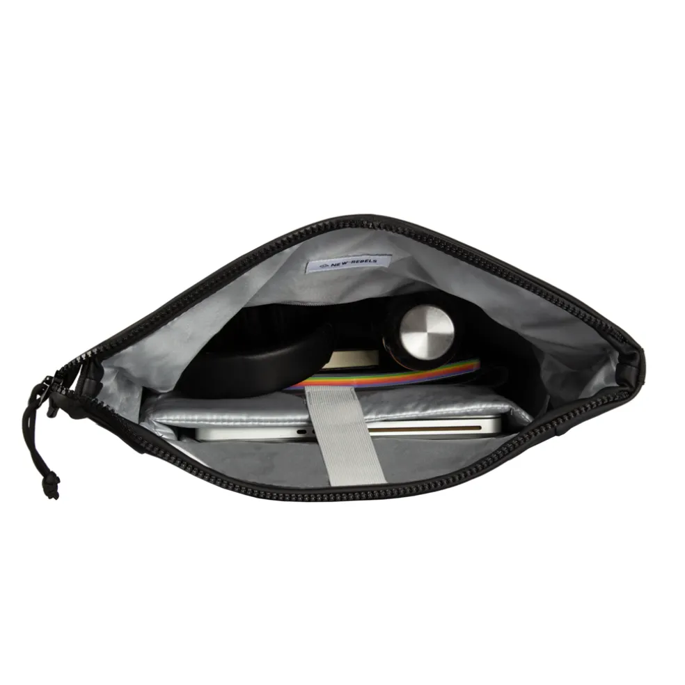 New Rebels Mart New York Schwarz 21L Rucksack Rolltop Wasserabweisend Laptop 15.6"