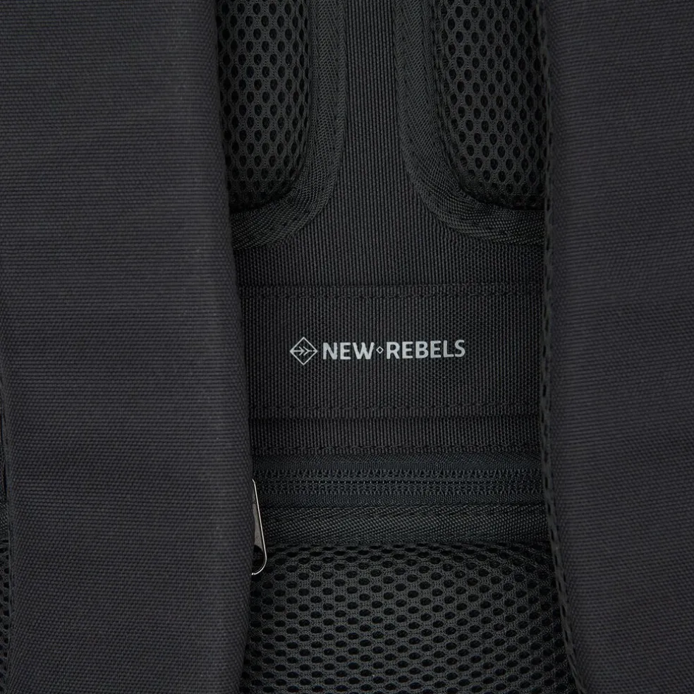 New Rebels Valor New York Schwarz 21L Rucksack Rolltop Wasserabweisend Laptop 15,6“